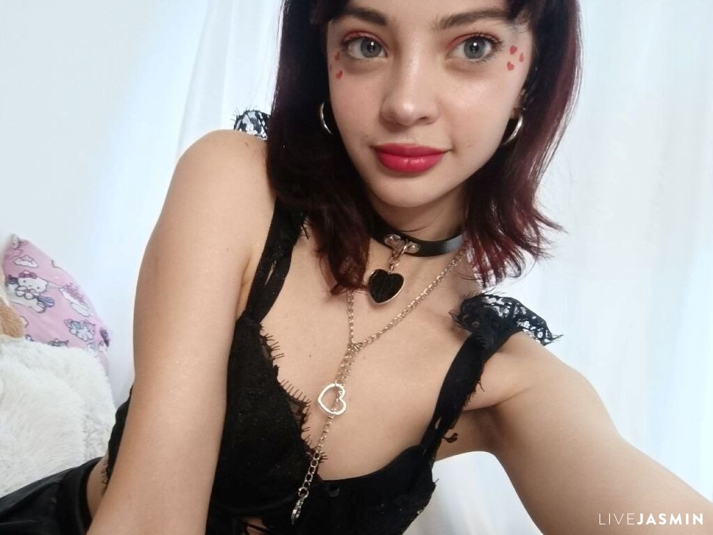 Cam girl profile image for CassyVixen
