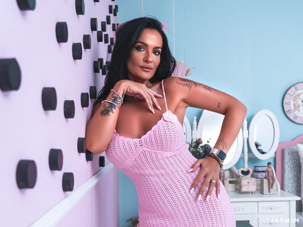 View CataleyaLore on AlwaysCamGirls