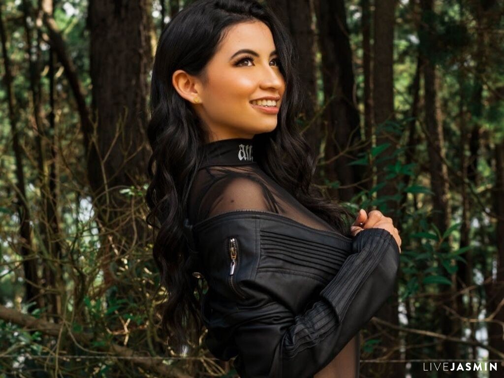 Cam girl profile image for CelestteVanegas