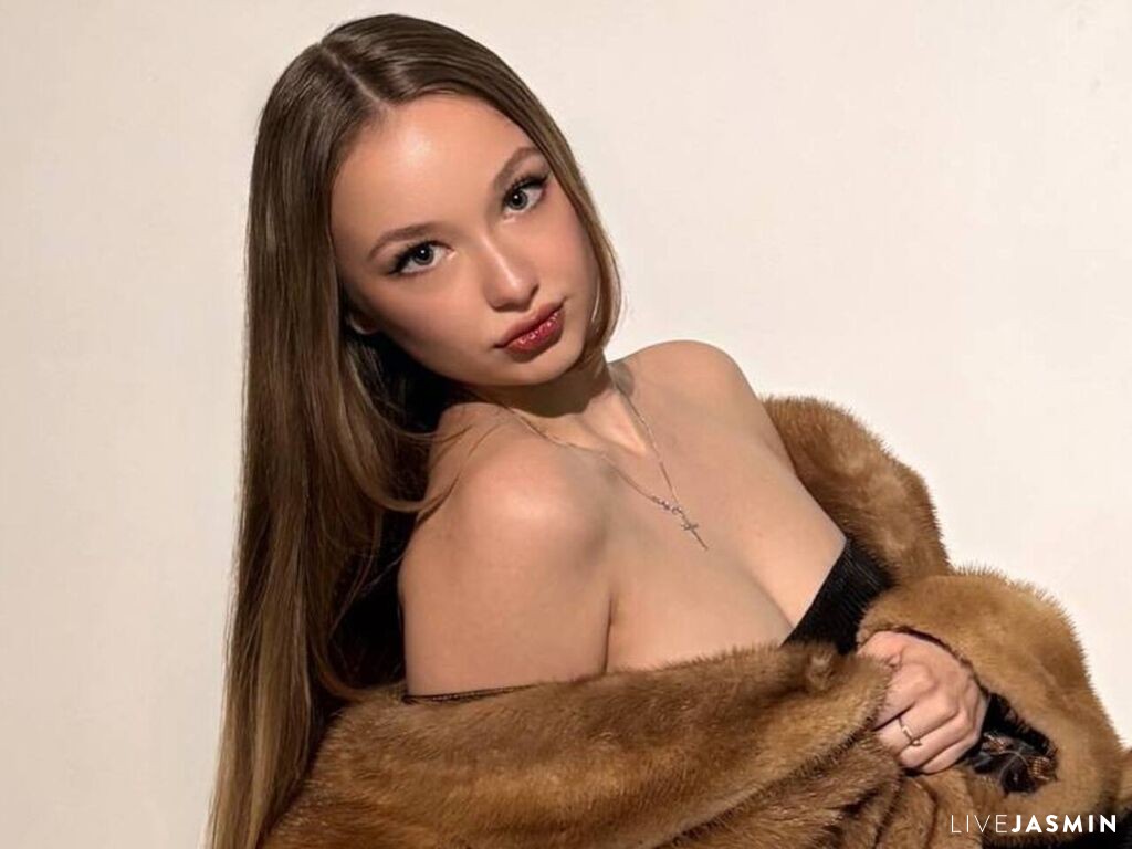 View CharityLauzon live cam profile