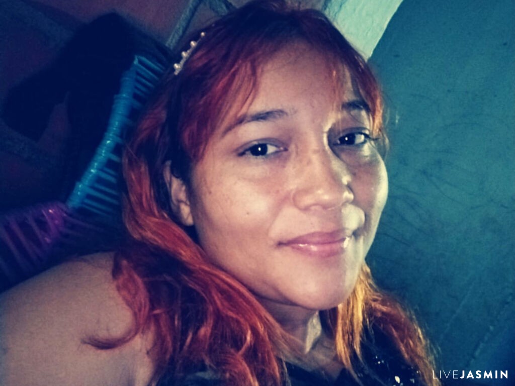 Cam girl profile image for CharlotePerez