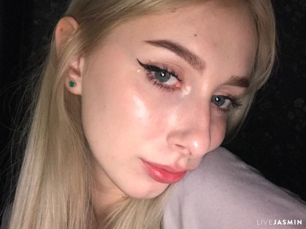 Cam girl profile image for CherlyMccollough
