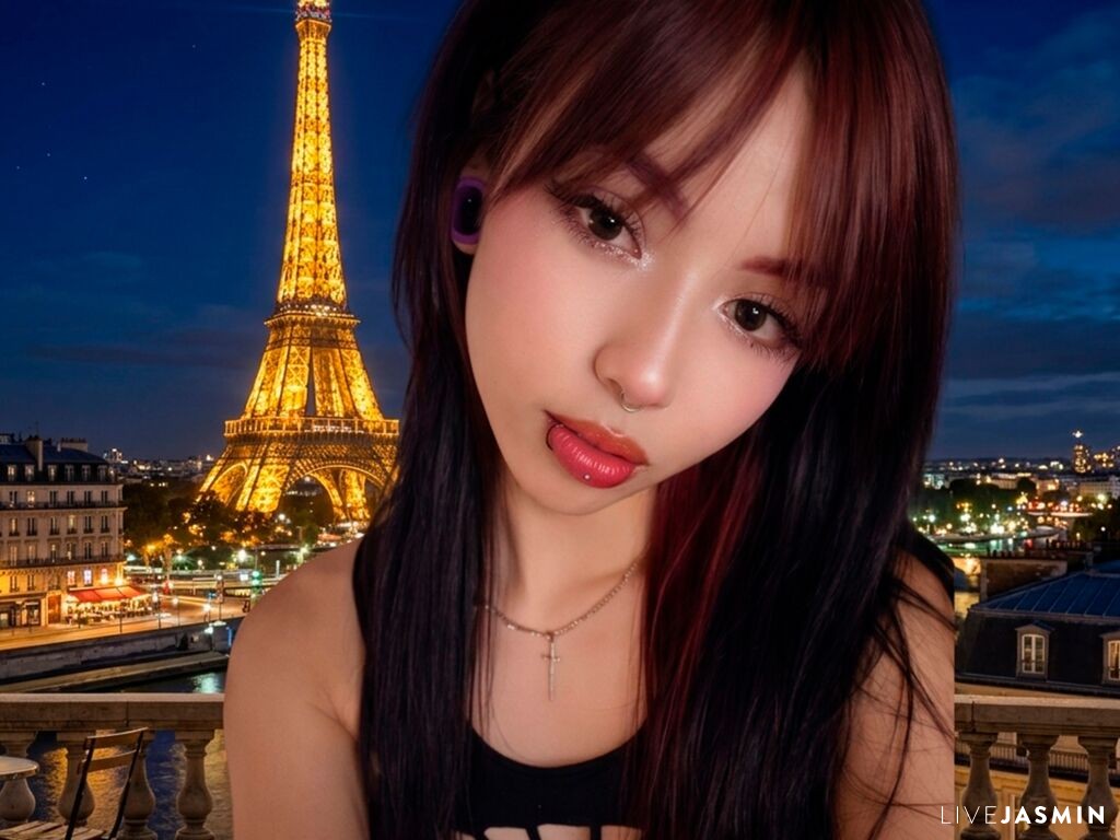 Cam girl profile image for CherryBrown