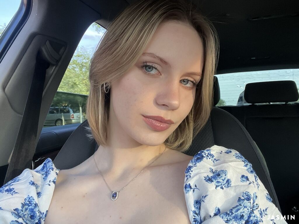 CherryRose live cam girl profile
