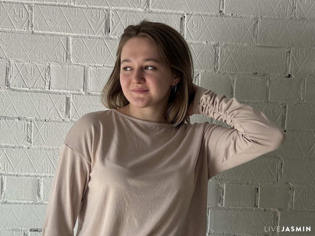 ChristiaBenoy model profile and live status