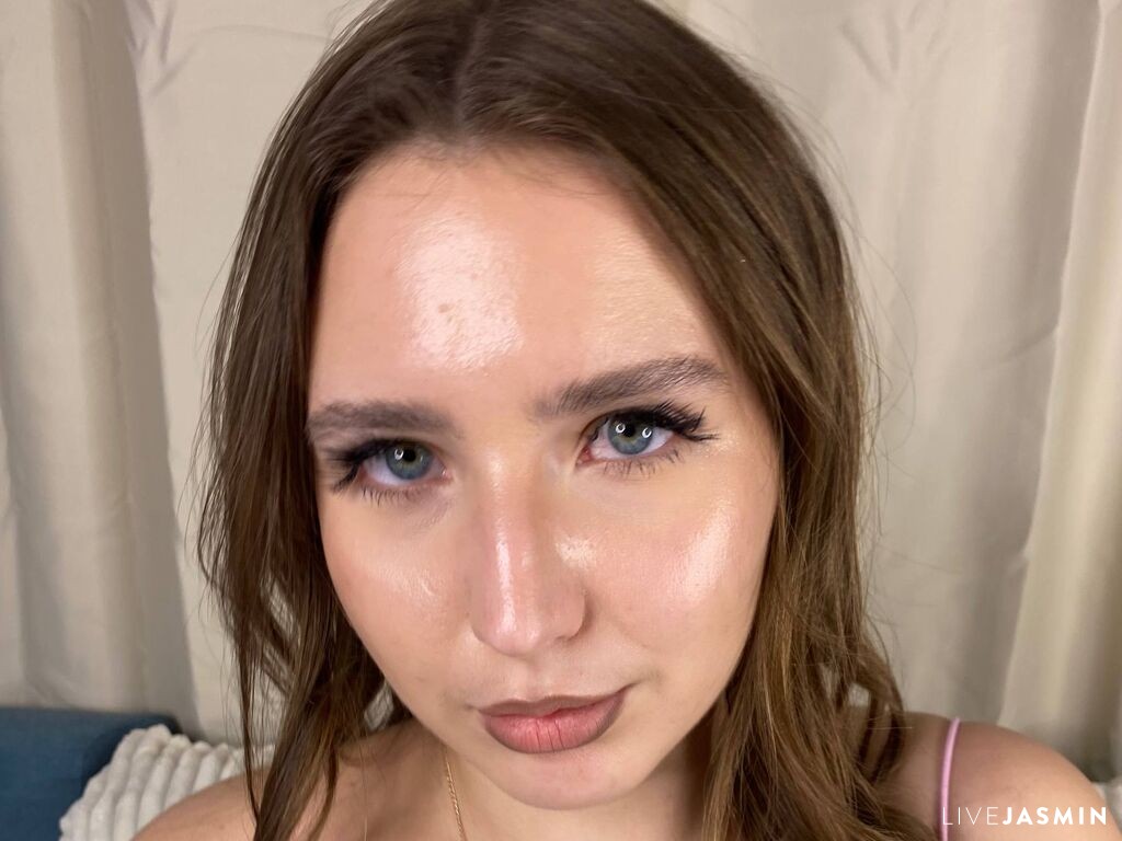 Cam girl profile image for ChuMyrlie