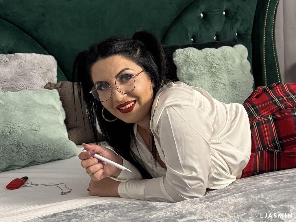 ClaireJordan model profile and live status