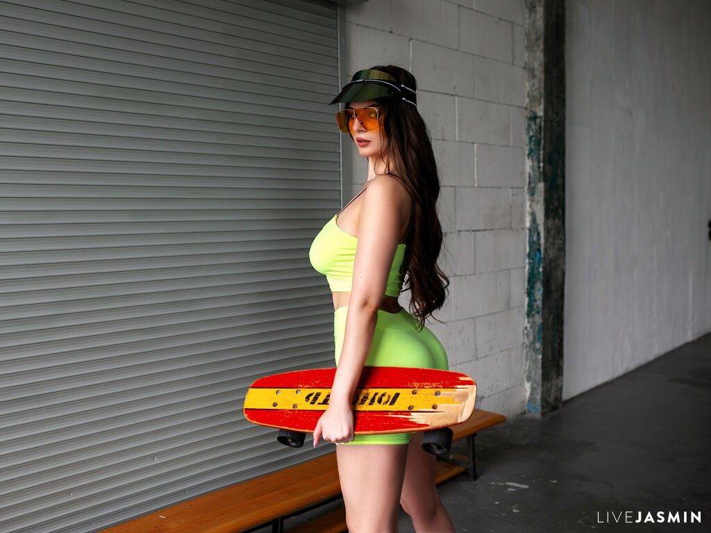 View ClaireRyder live cam profile