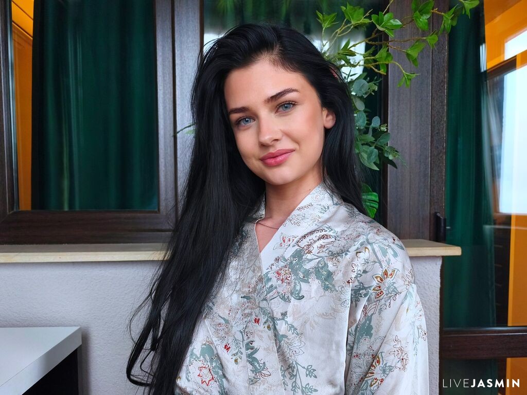 View ClaraHart live cam profile