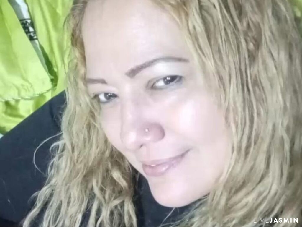 View ClauMills live cam profile