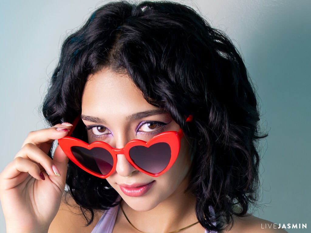 Cam girl profile image for CleooLee
