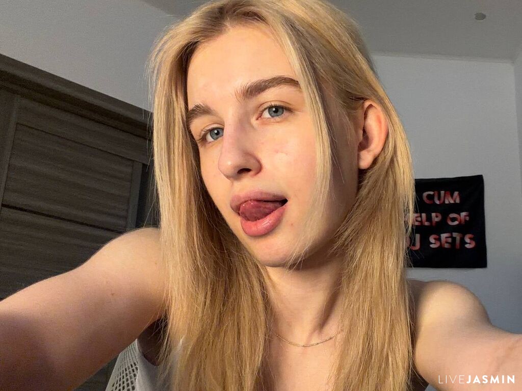 Browse ColeneKirchman live chat profile