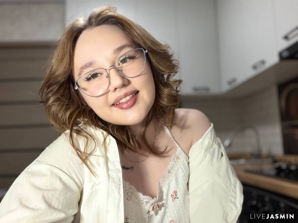 Cam girl profile image for ConstanceKeiffer