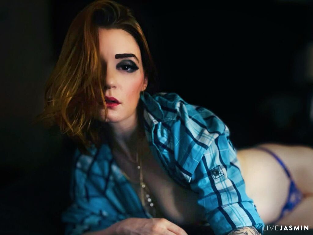 View CordiliaRose live cam profile