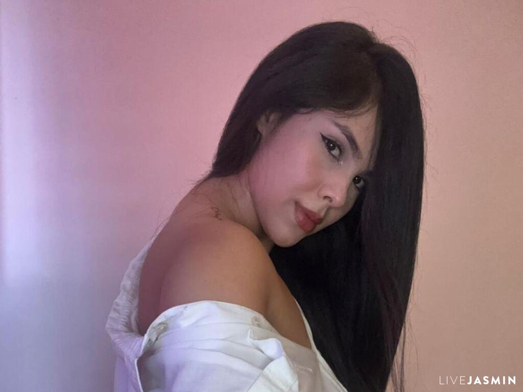CristWilliams model profile and live status