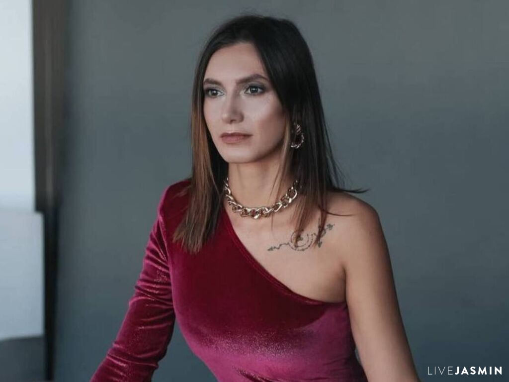 Cam girl profile image for DakotaRusso