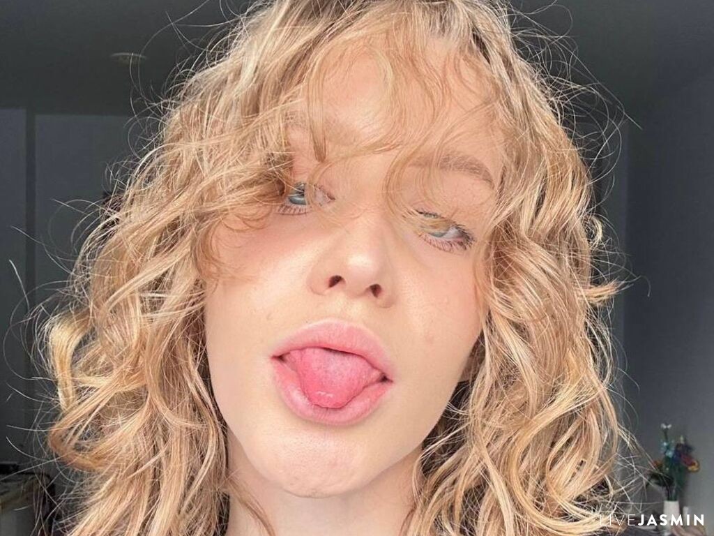 Cam girl profile image for DaniaGanis