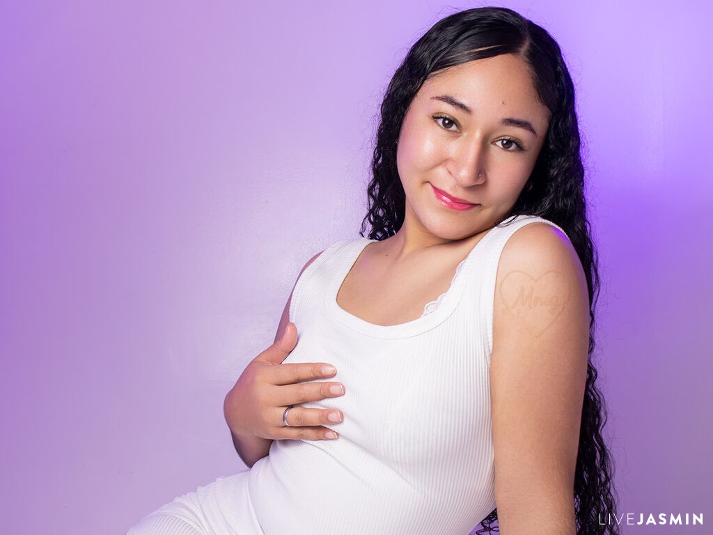 Featured LiveJasmin cam girl profile: DanyMoon