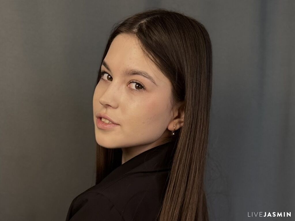 DarlineAugeri model profile and live status