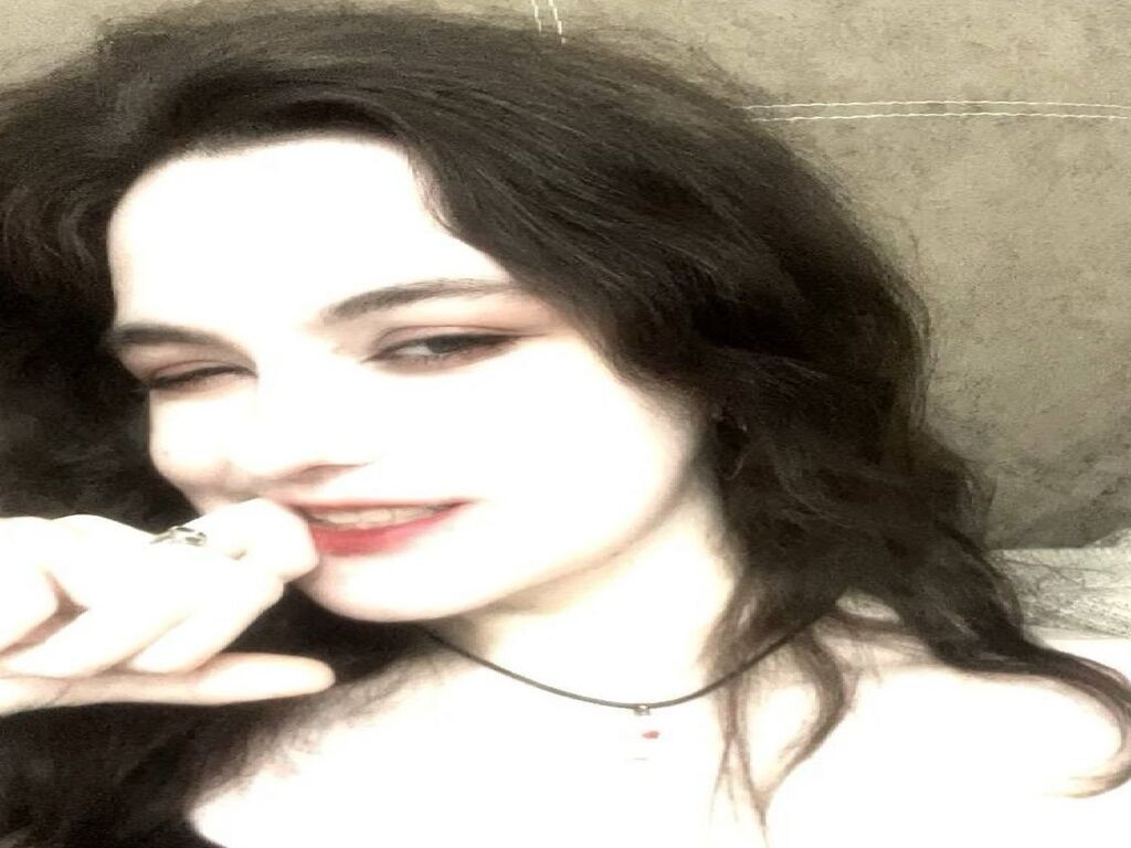 DeanTroclaire model profile and live status