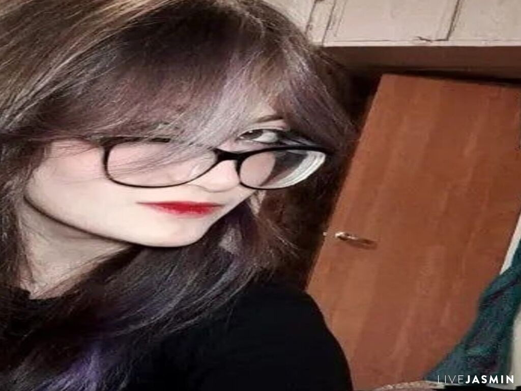 DeberaWoodsmall LiveJasmin cam profile image