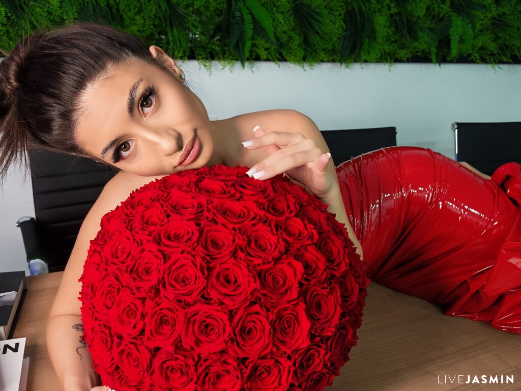 DelinaRose LiveJasmin model profile