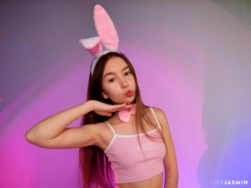 Cam girl profile image for DennisKemner