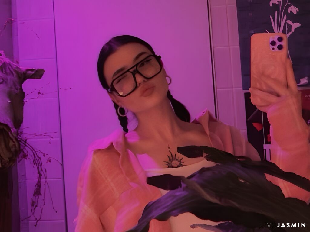 DestinyTrevey LiveJasmin model profile
