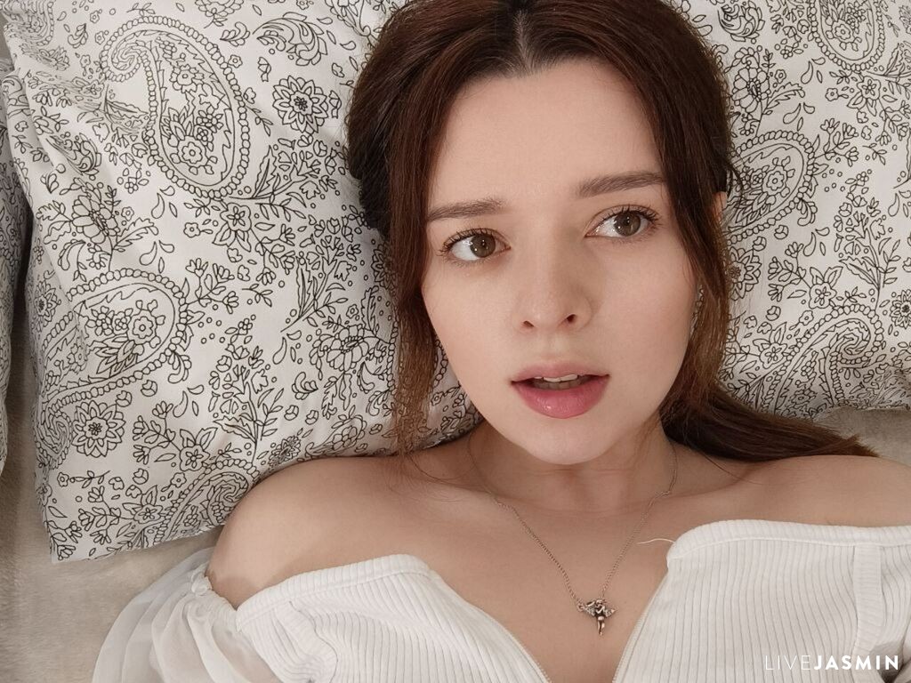 Cam girl profile image for DevonaChurchey