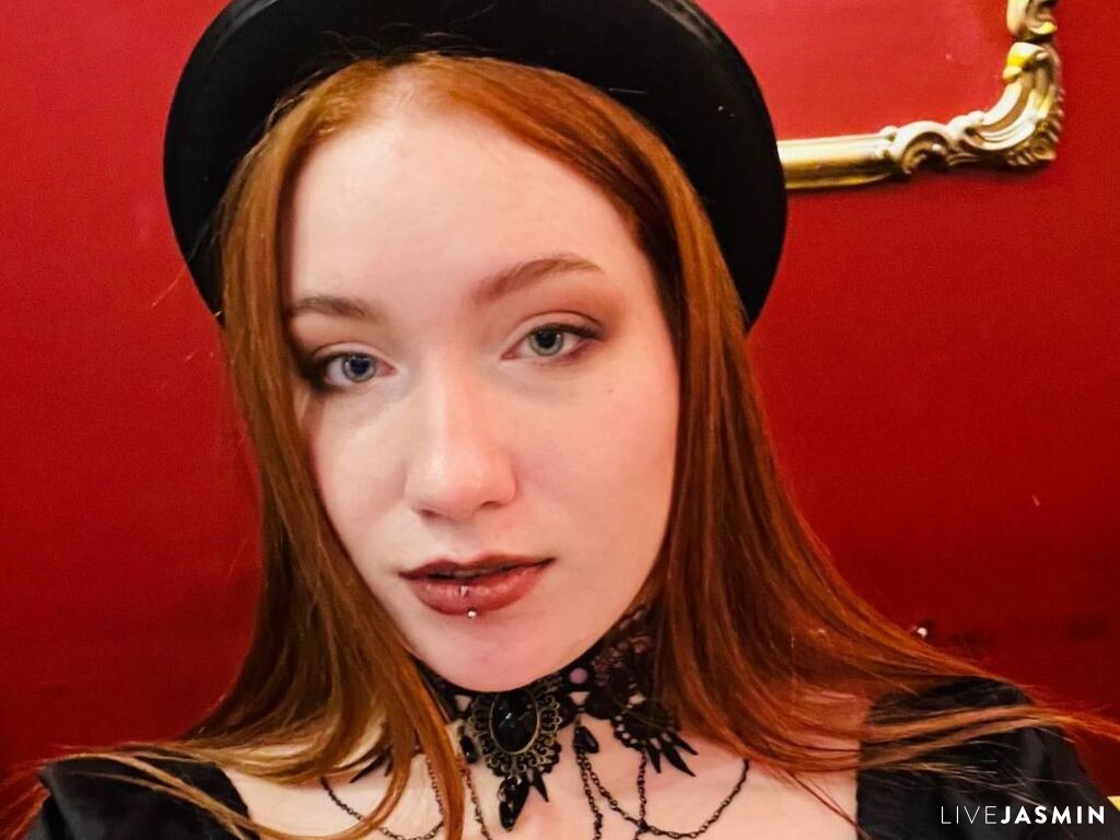 View DevonaDarby live cam profile