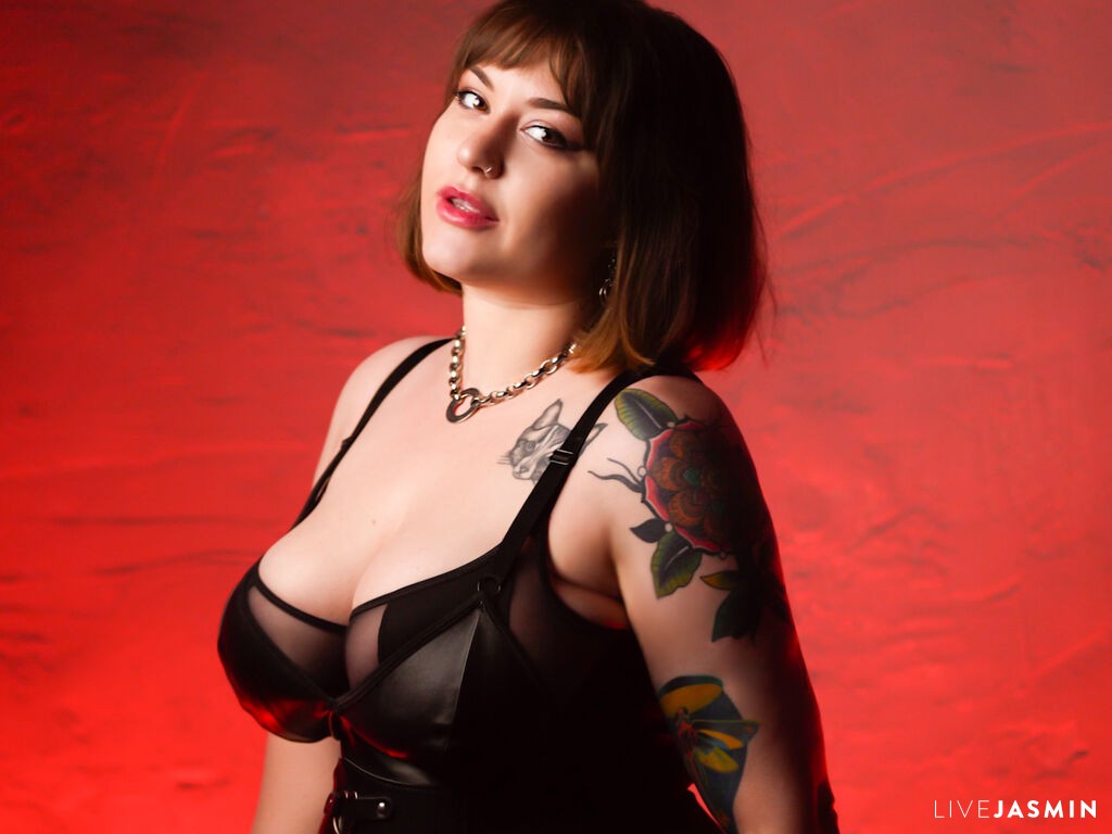 Cam girl profile image for DiaFox