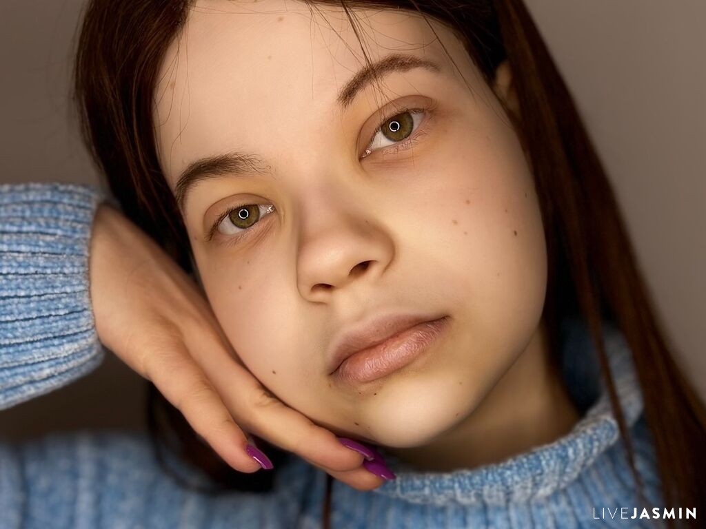 DiannaDaubenmire model profile and live status