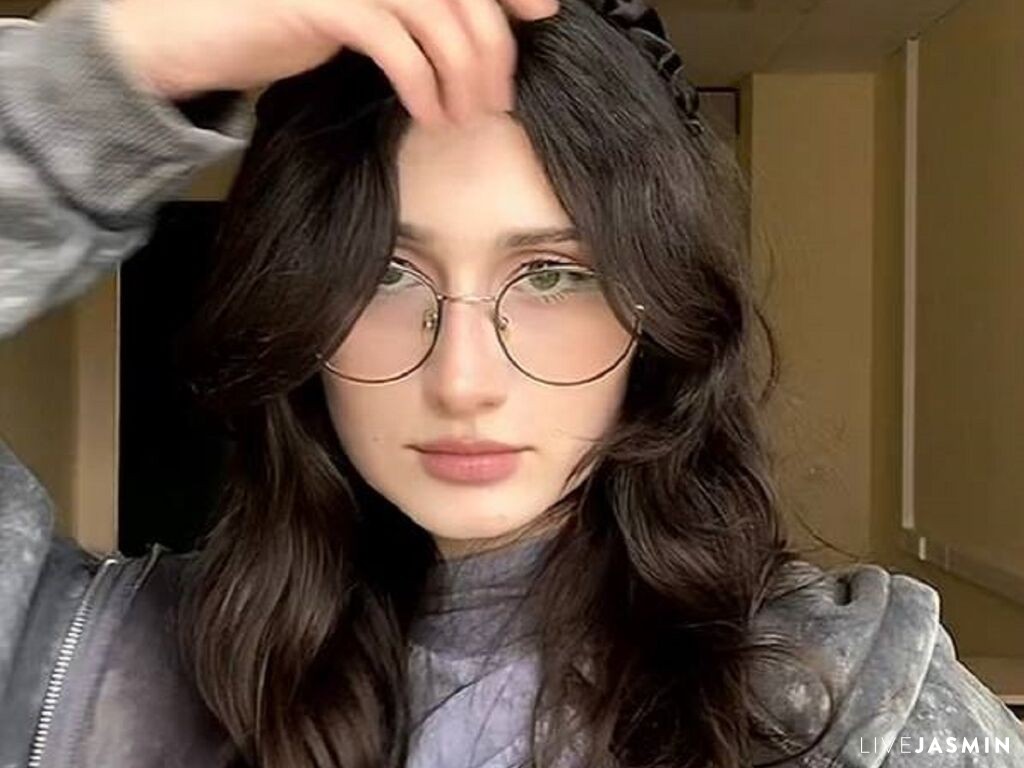 Browse DianneBrowie live chat profile