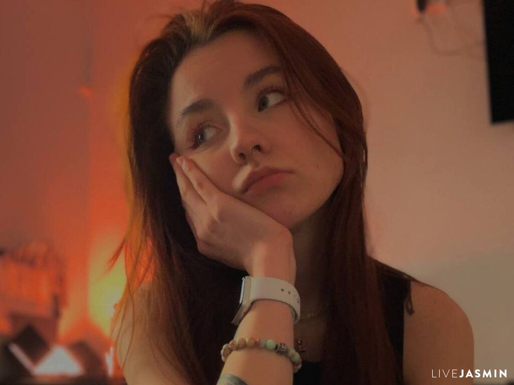 DivinaGazza live cam girl profile