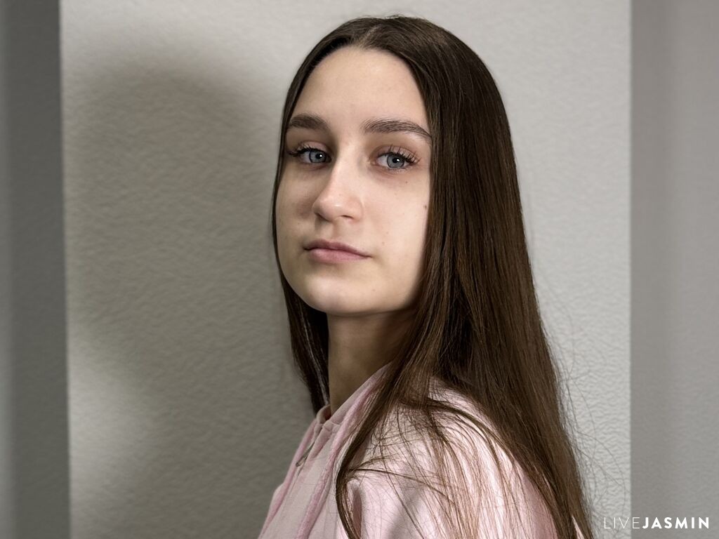 DomingaGrooms model profile and live status