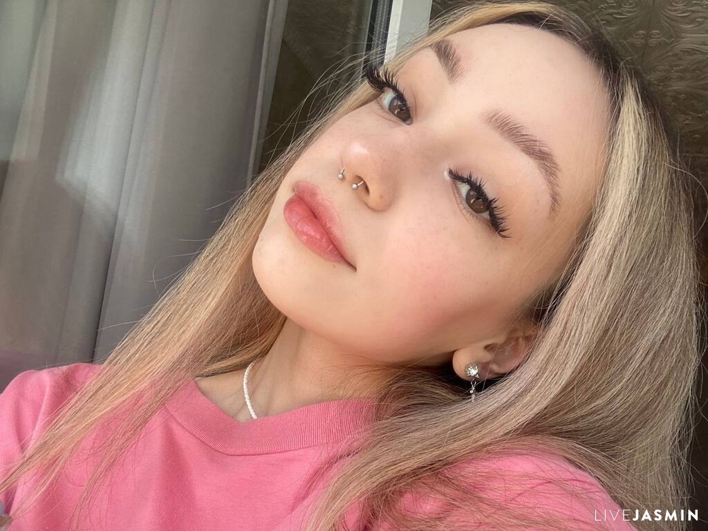 DonaHotrum LiveJasmin cam profile image