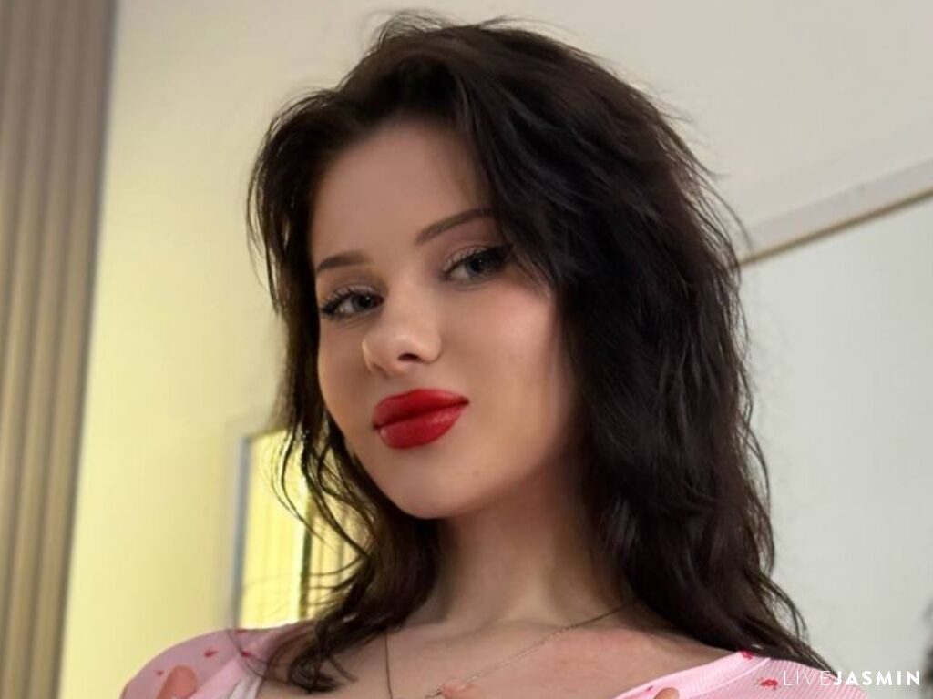 Cam girl profile image for EleanorCieslik