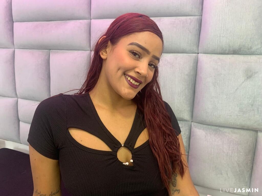 ElenaFerri live chat profile