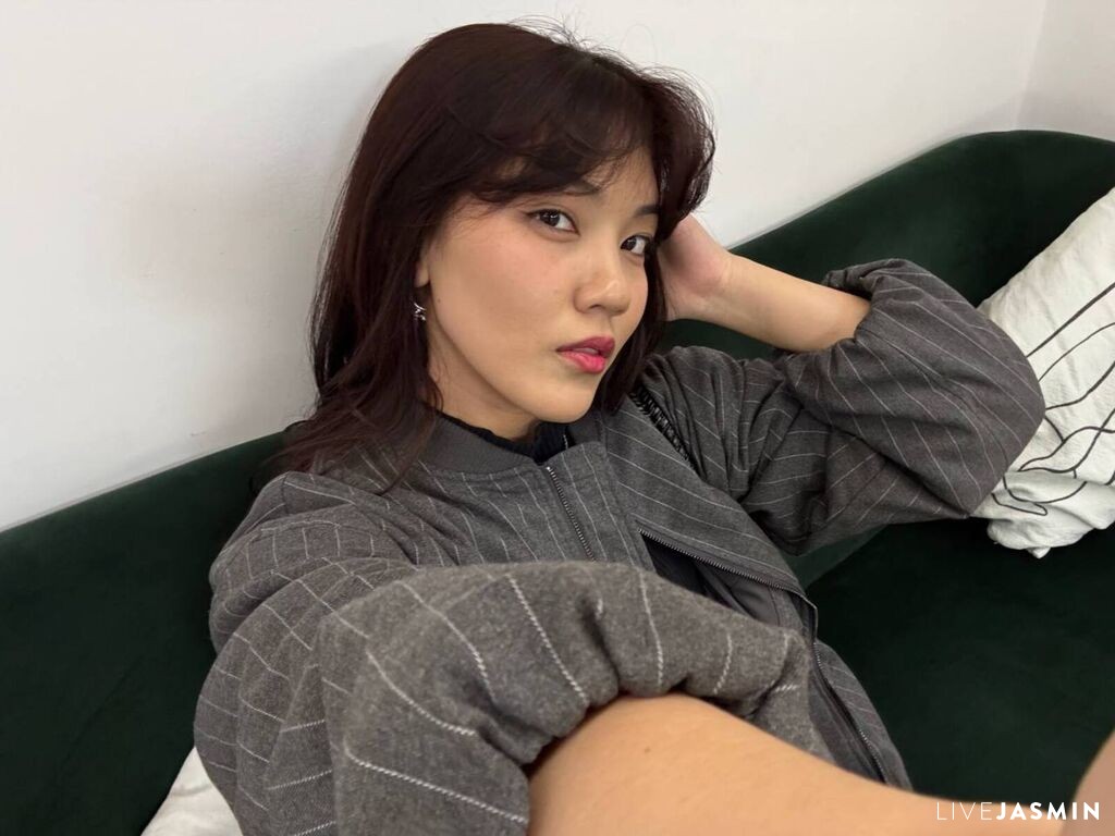EleneClarkston profile in Live Asian Cam Girls