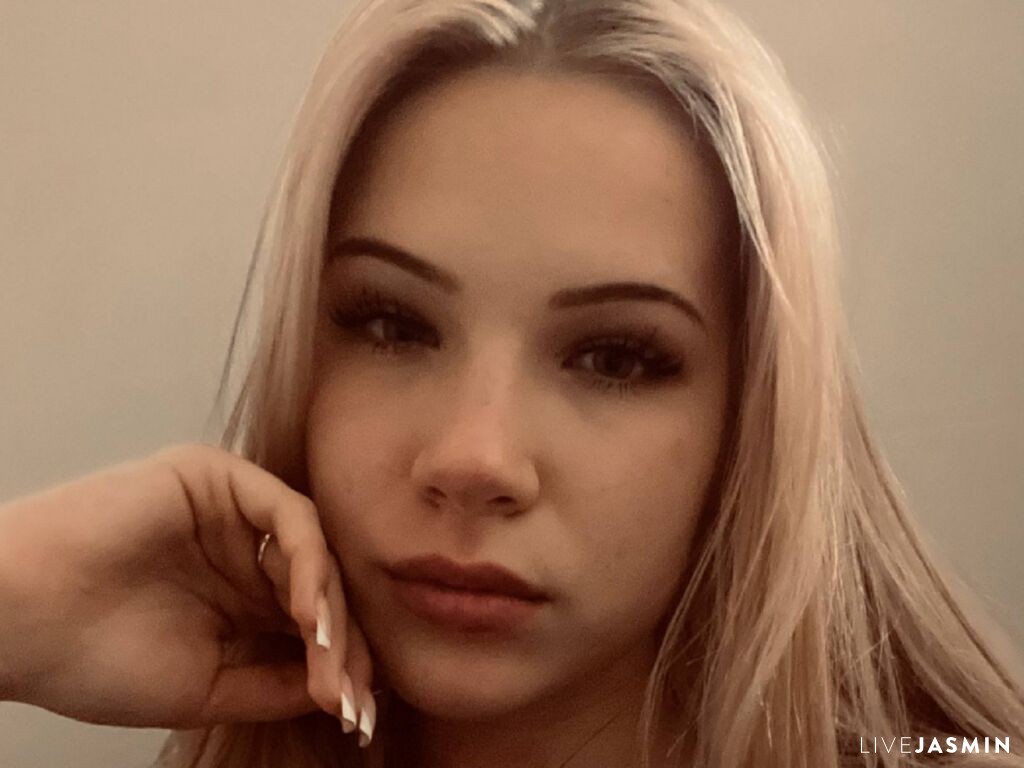 EleonoraTutuska live cam girl profile