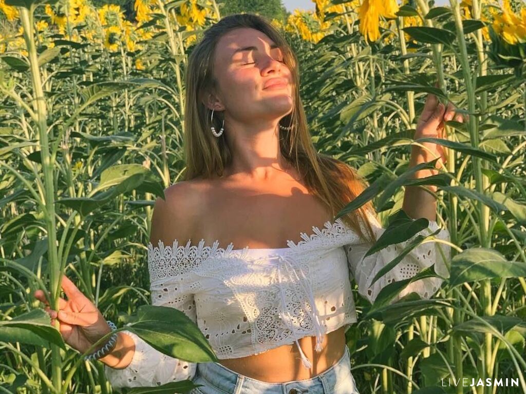 Profile photo for ElisJones