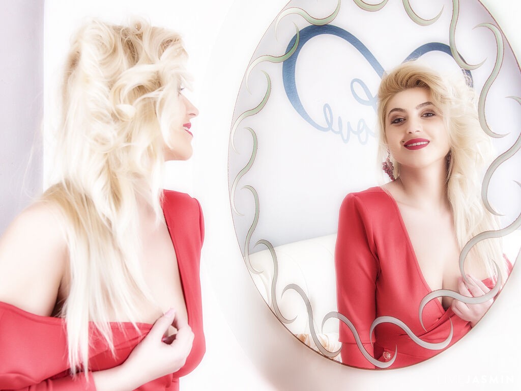 ElizabethRaegan model profile and live status