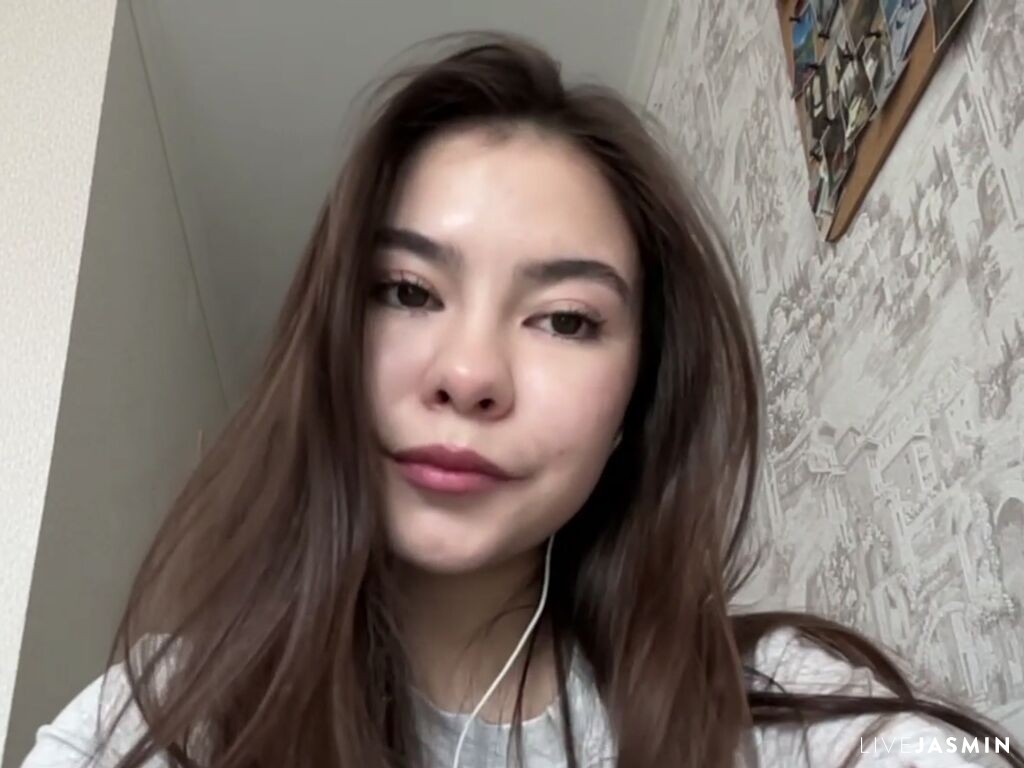 View ElleStarling cam profile and live status