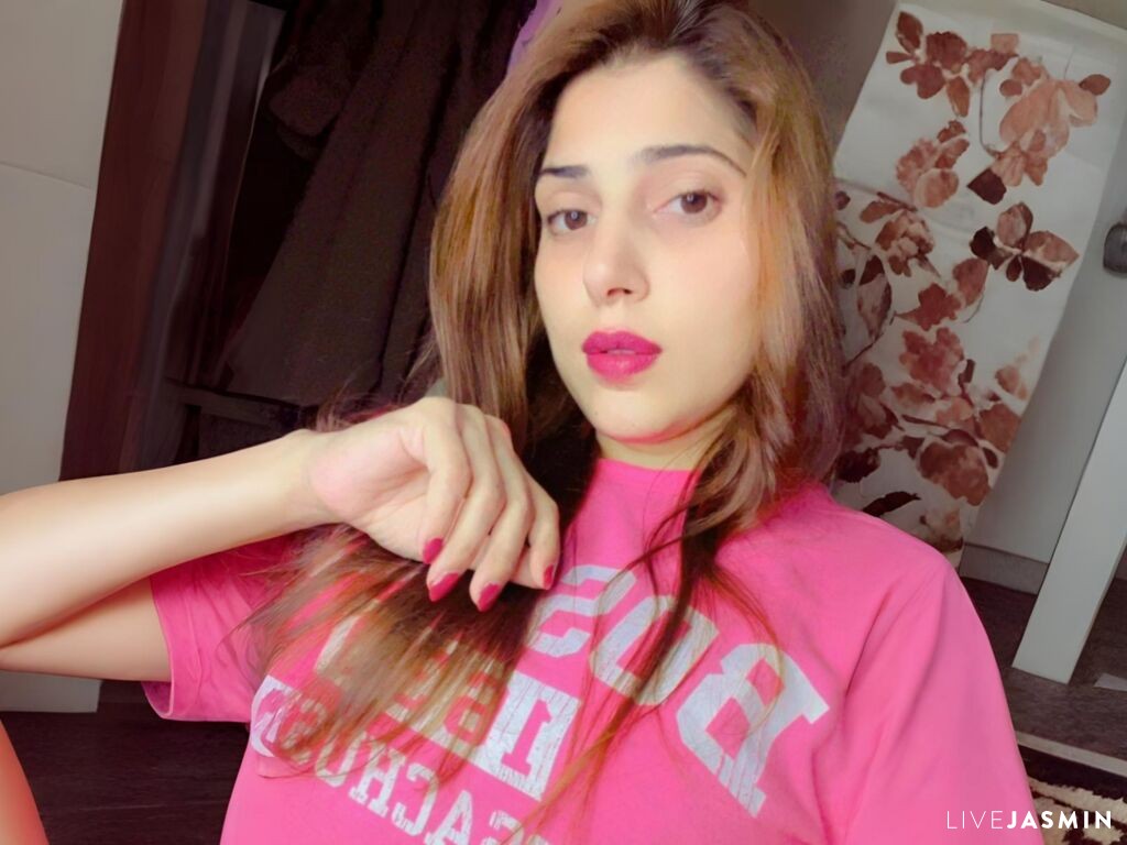 Cam girl profile image for ElsaEmily