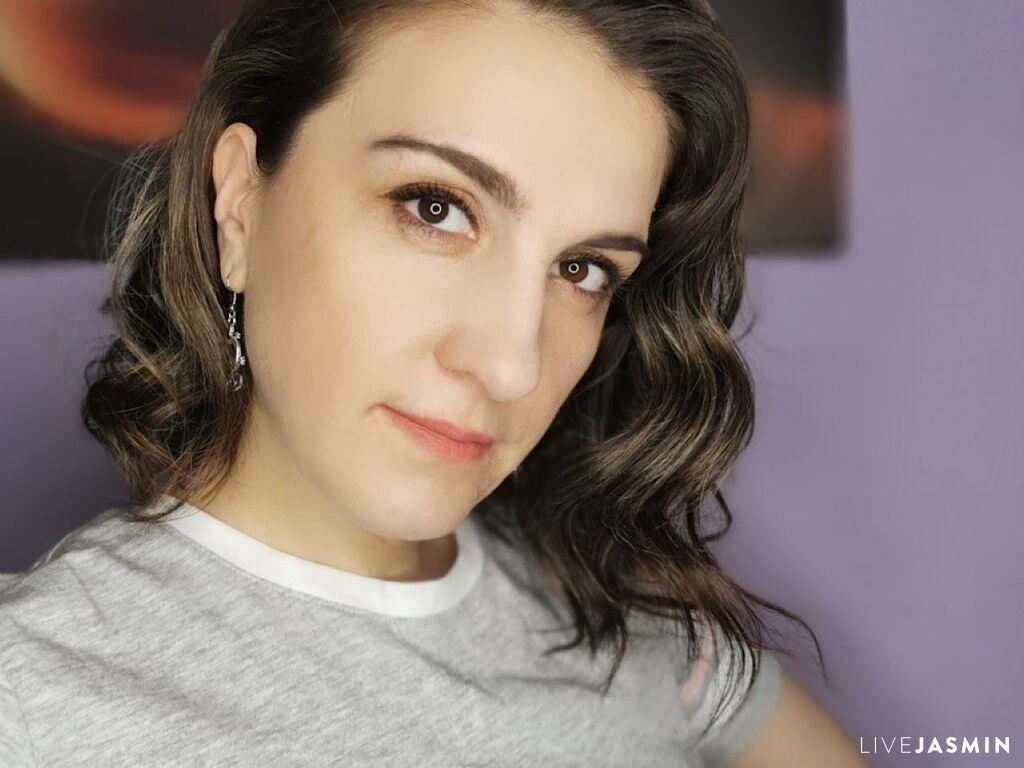 Cam girl profile image for EmberWinchester