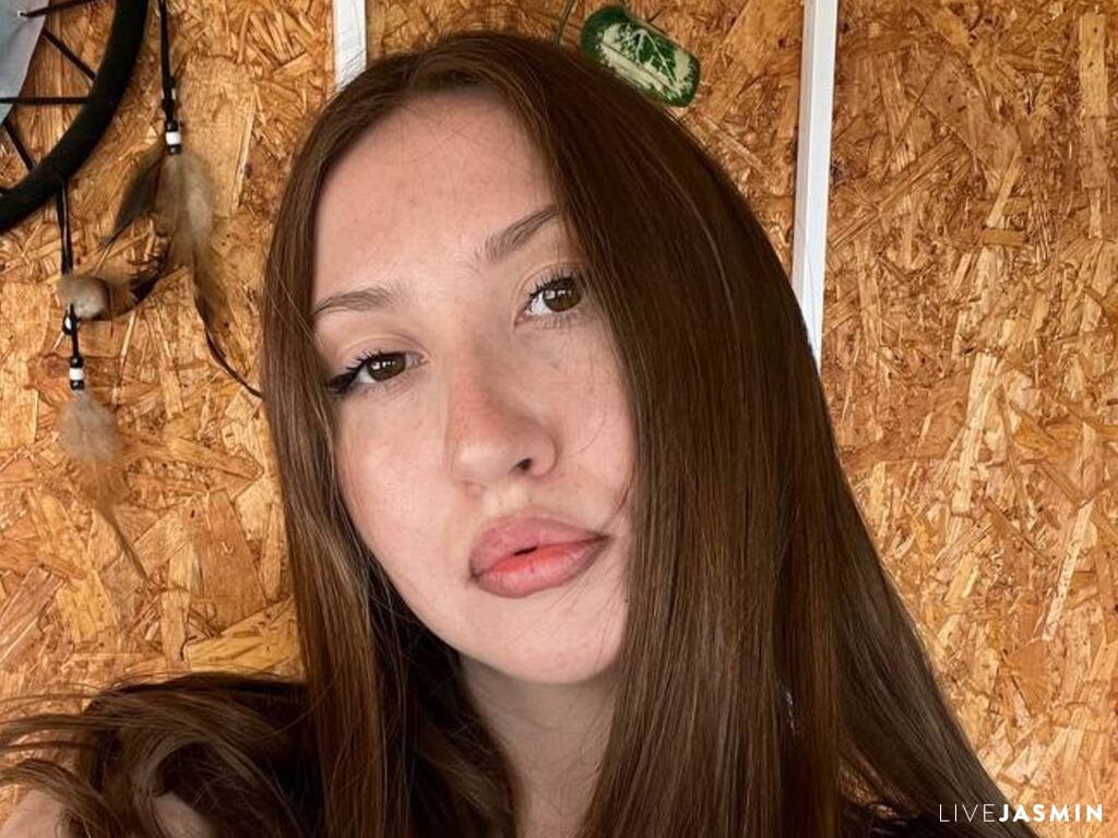 Cam girl profile image for EmiliaDubiansky