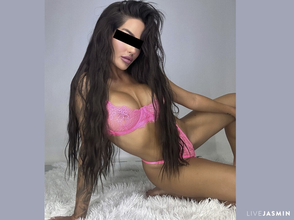 Cam girl profile image for EmillyFlirt