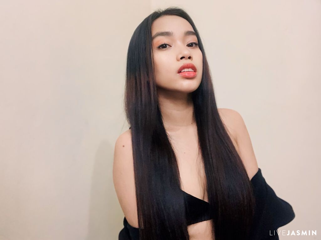 EmilyCian model profile and live status