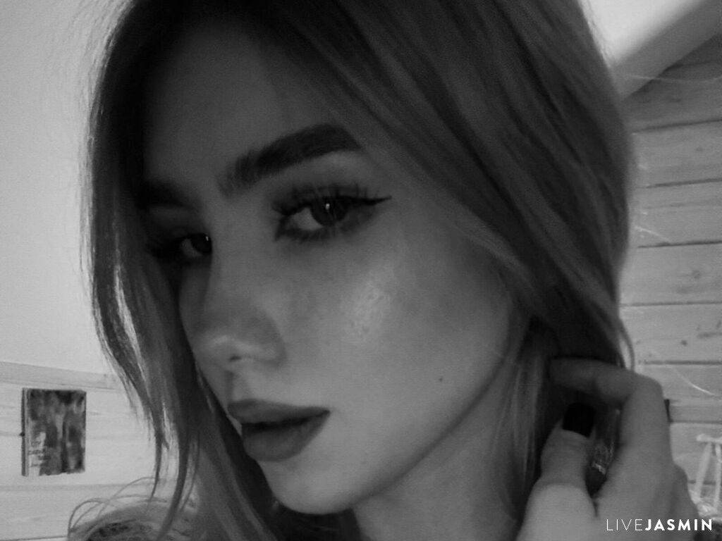 EmmaBlond LiveJasmin cam profile image