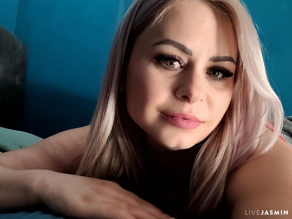 EmmaRobertson LiveJasmin cam profile image
